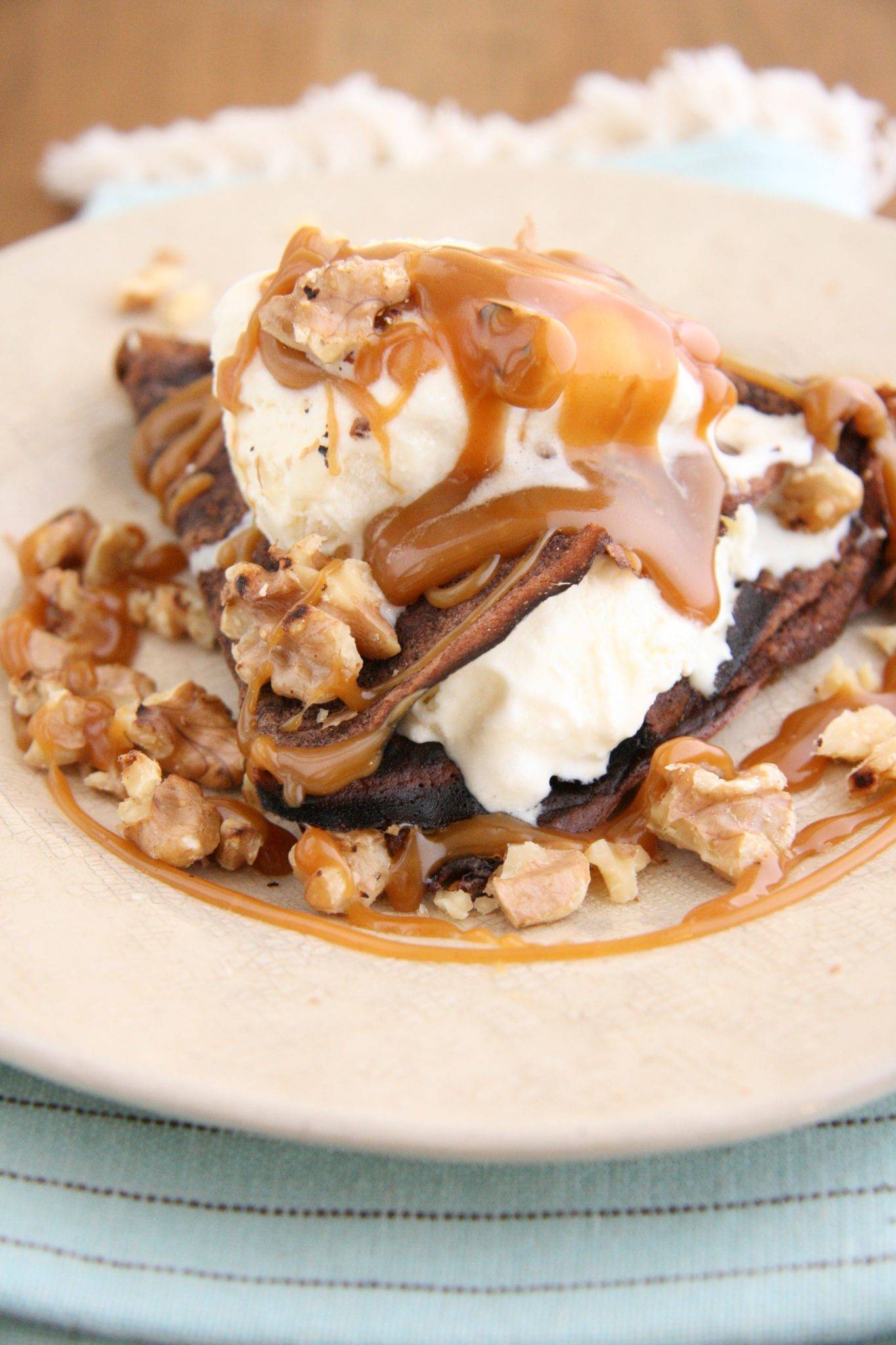 Chocolate Pancakes With Butterscotch Sauce - NOMU